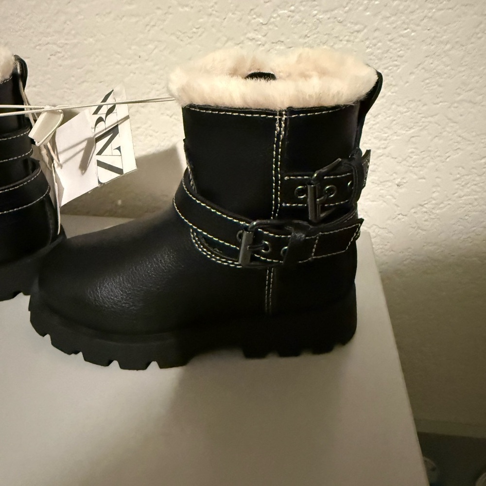 Zara Black and Cream Fur-Lined Boots